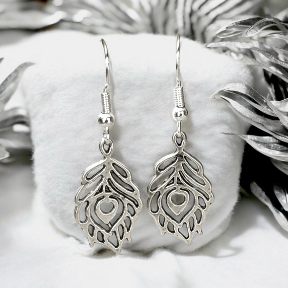 5 For $25💫Silver Peacock Feather Dangles - Picture 1 of 3